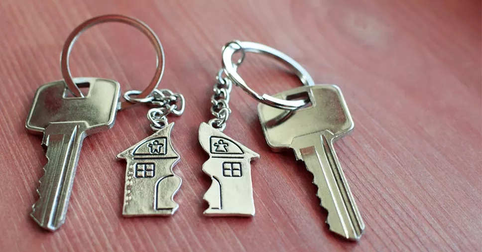 Chaves separadas mostrando a partilha de bens na dissolução da união estável